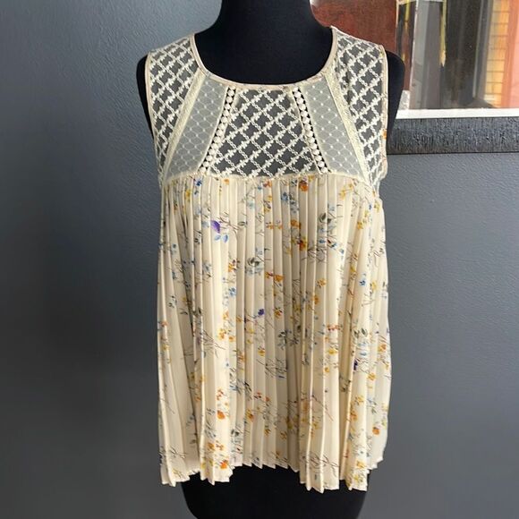 Taylor & Sage ivory floral pleated skirt lace bodice sleeveless top. Small. New. - Picture 1 of 6